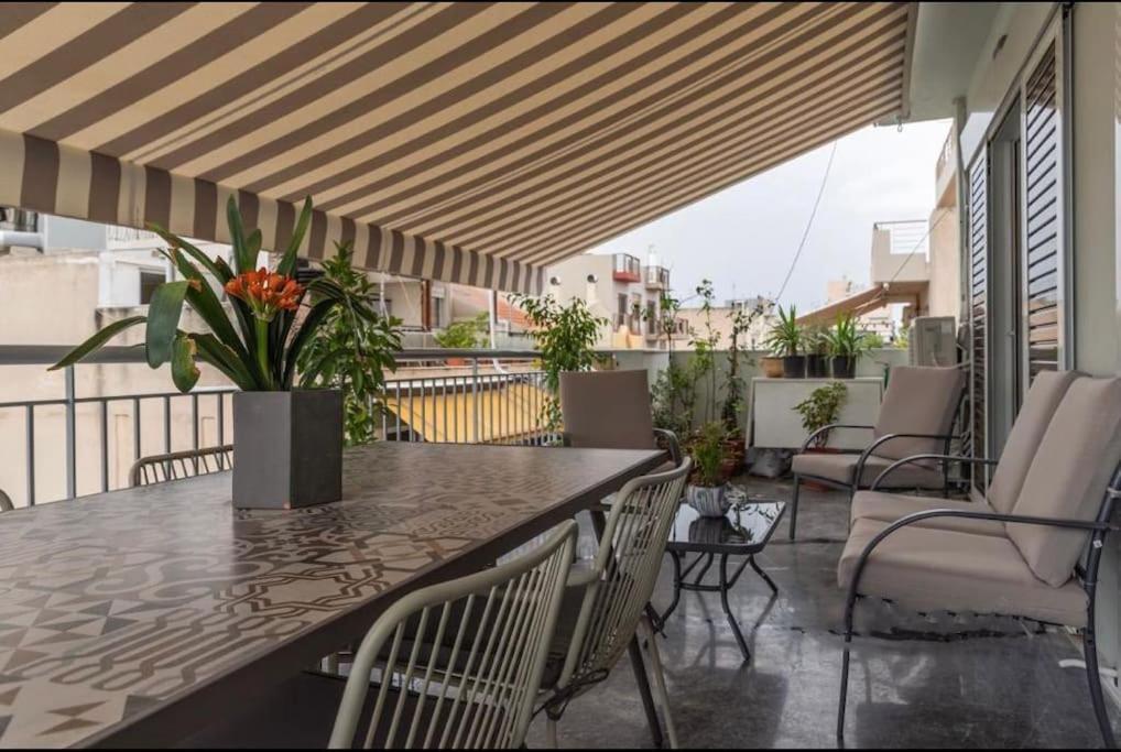 Artistic Apt In Vibrant Gazi With Large Terrace By Ghh Athén Kültér fotó