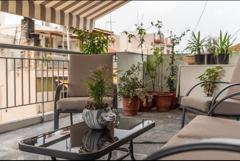 Artistic Apt In Vibrant Gazi With Large Terrace By Ghh Athén Kültér fotó